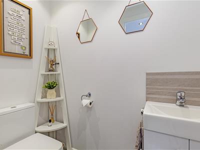 Cloakroom/WC